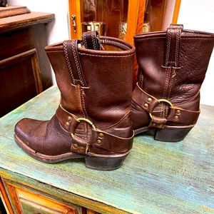 ꧁𝗦𝗢𝗟𝗗꧂𝙵𝚁𝚈𝙴 𝙱𝙾𝙾𝚃𝚂. 𝙲𝚕𝚊𝚜𝚜𝚒𝚌 𝚋𝚘𝚡-𝚝𝚘𝚎. 𝙱𝚛𝚘𝚠𝚗🤎